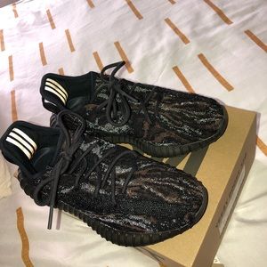 ***Authentic***** Yeezy 350 size 7  worn 2x